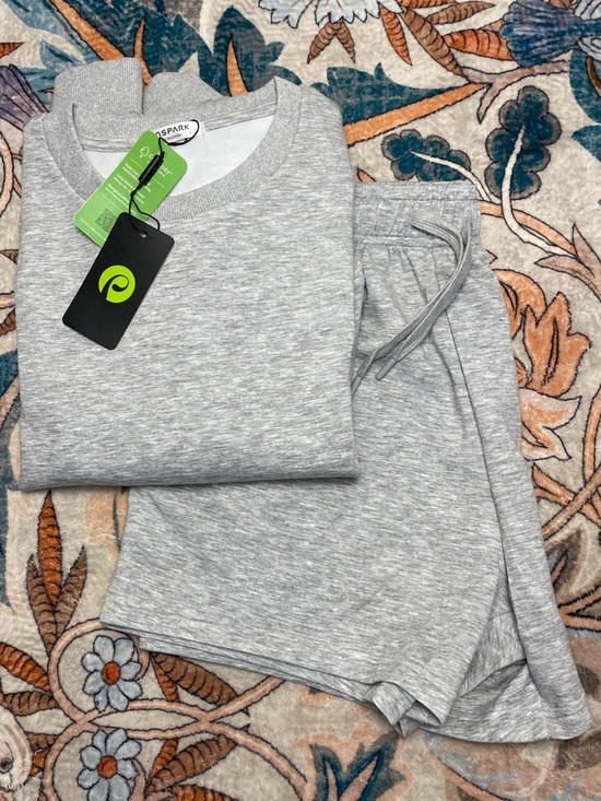 Pinspark Tops - NWT Pinspark Matching Sweatshirt & Shorts Set Heather Gray Lounge Set Size Large